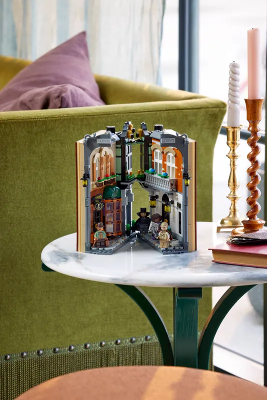 Sherlock Holmes: Book Nook