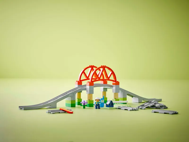 Train Bridge and Tracks Expansion Set