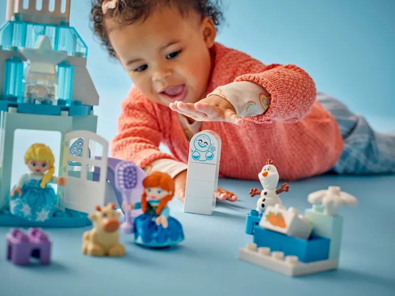 Anna and Elsa's Frozen Castle Party