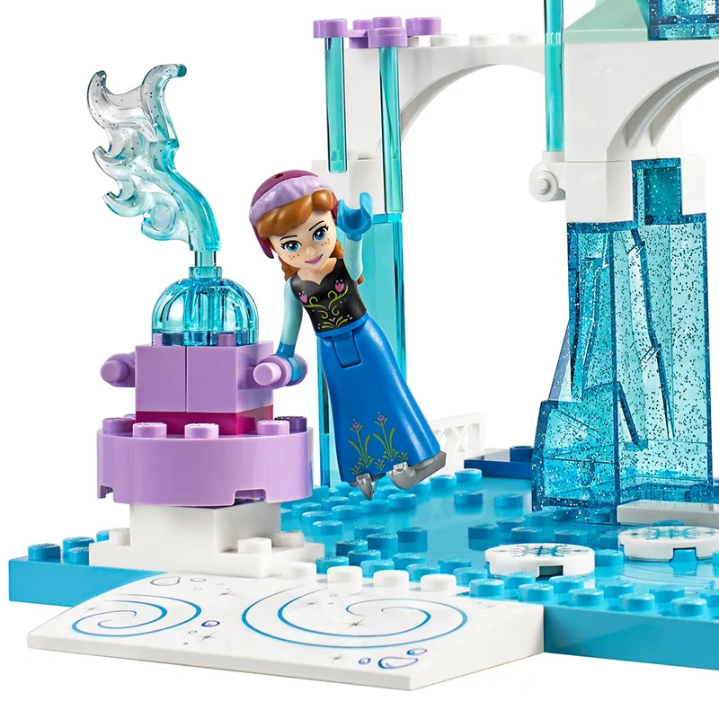 Anna &amp; Elsa's Frozen Playground