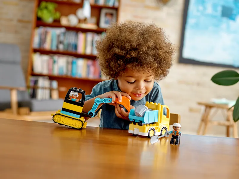 Truck &amp; Tracked Excavator