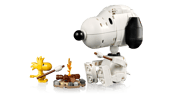 Peanuts: Snoopy's Doghouse