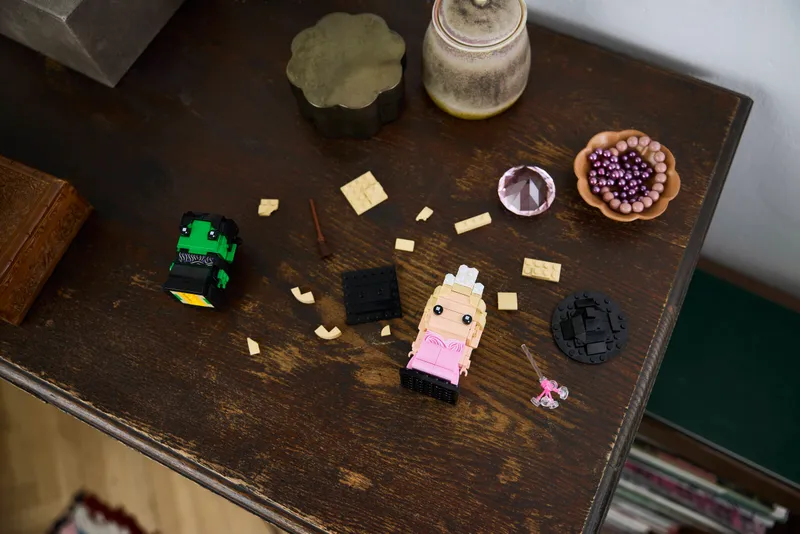 Elphaba &amp; Glinda Figures