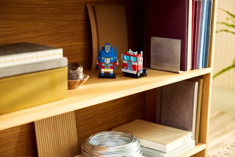 Optimus Prime Robot &amp; Vehicle