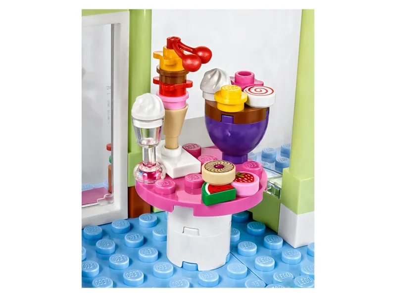 Heartlake Frozen Yogurt Shop