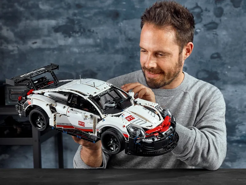 Porsche 911 RSR
