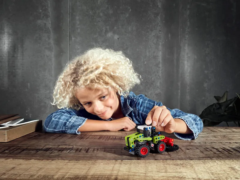 Mini CLAAS XERION