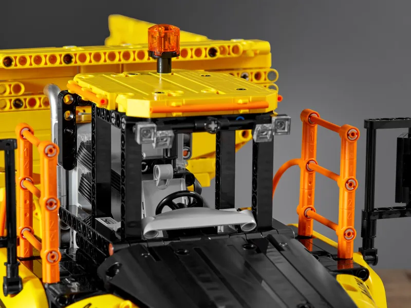 6x6 Volvo Articulated Hauler