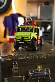 Mercedes-Benz Unimog U 5023 with Crane