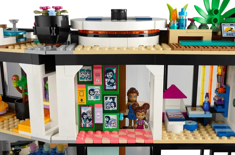 Andrea's Modern Mansion