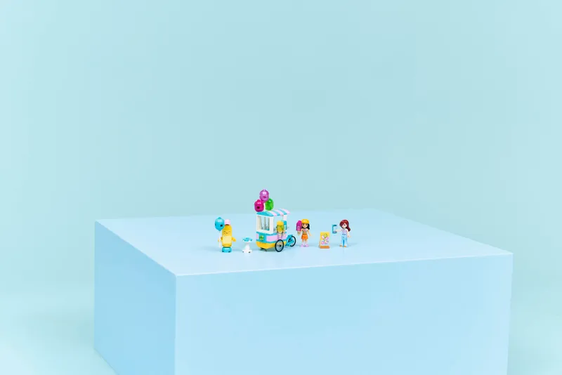 Ice Cream &amp; Balloon Stand