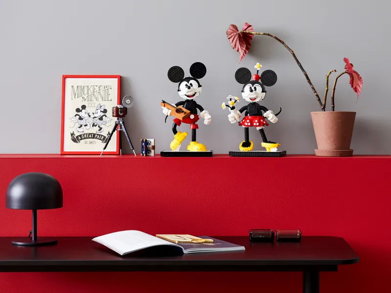 Mickey Mouse &amp; Minnie Mouse