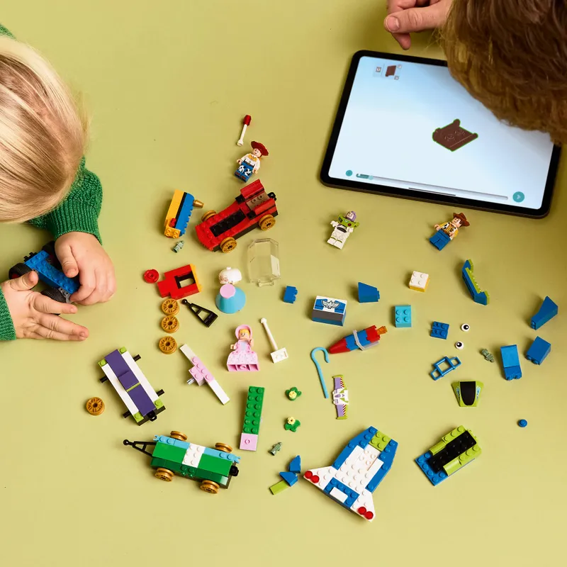 Toy Story Celebration Train &amp; RC Car