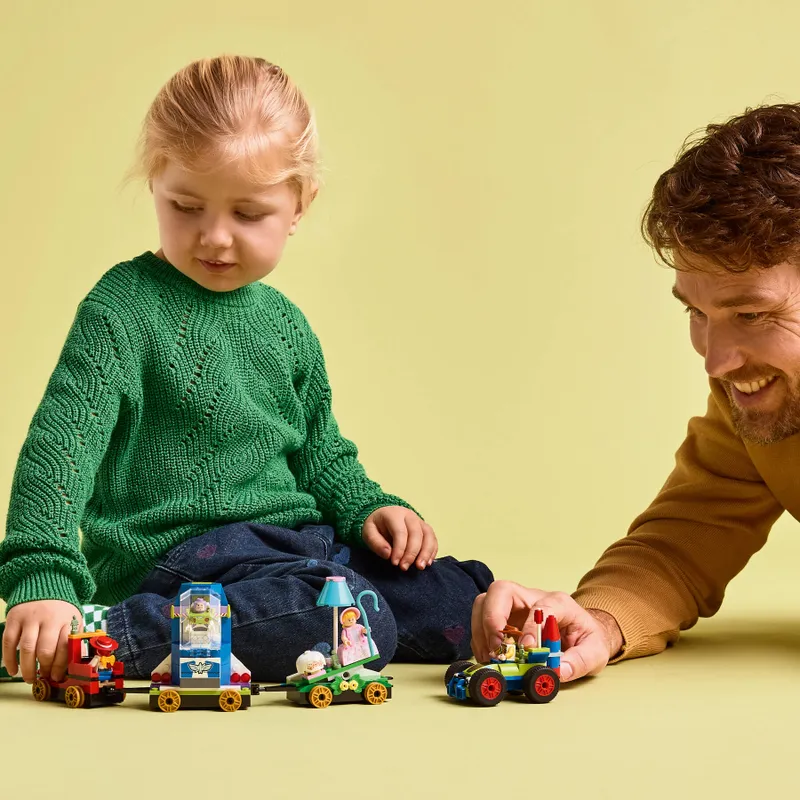 Toy Story Celebration Train &amp; RC Car