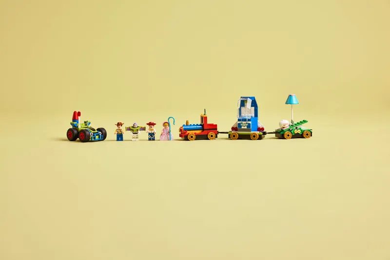 Toy Story Celebration Train &amp; RC Car