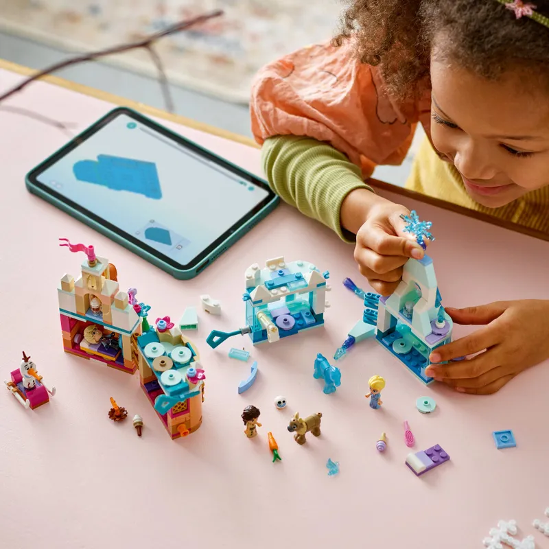 Mini Arendelle Castle &amp; Elsa's Ice Palace