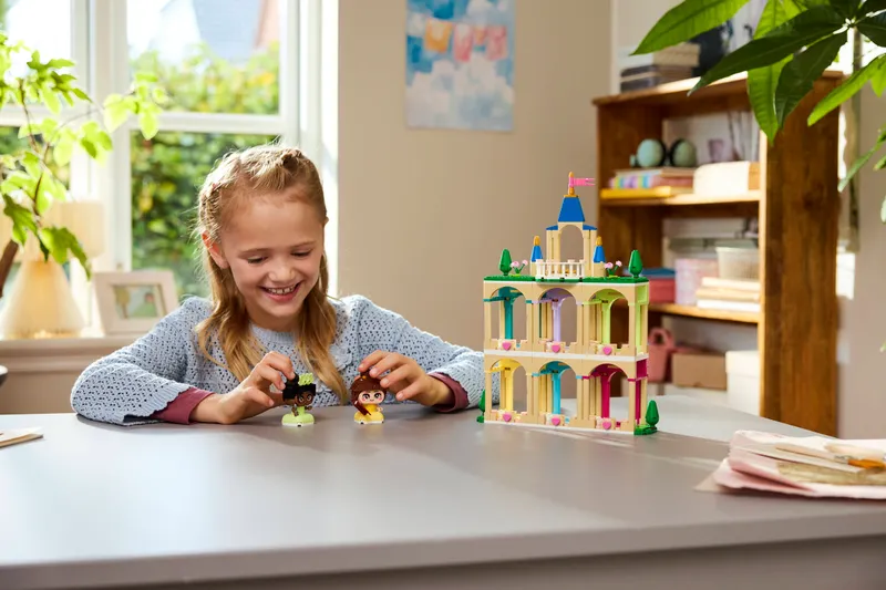 Mini Belle &amp; Tiana with Castle