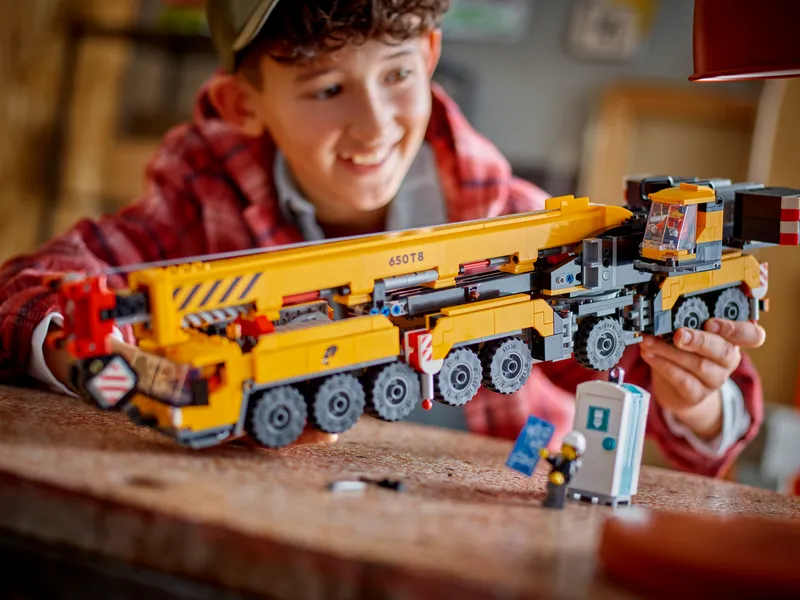 Mobile Construction Crane