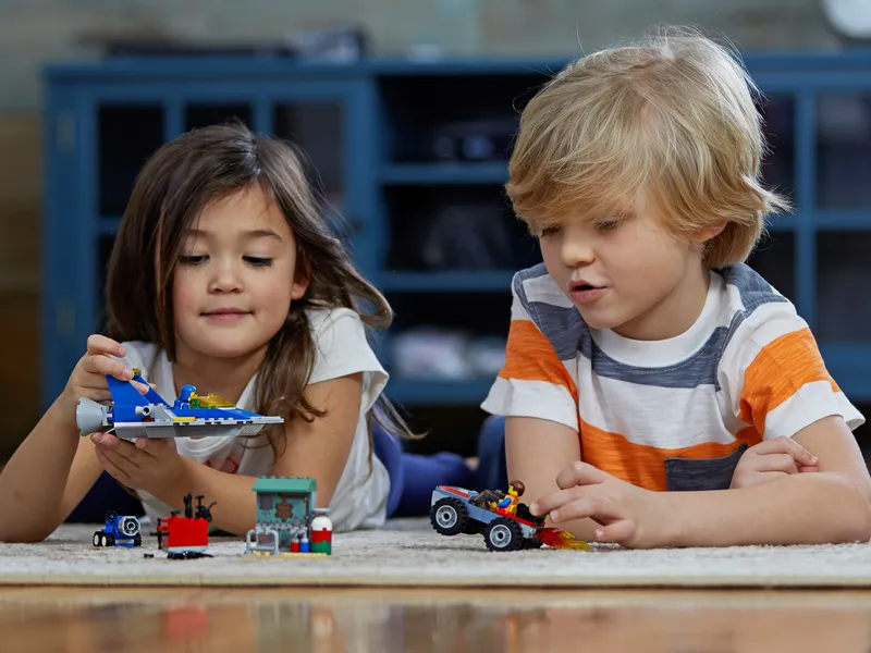 Emmet and Benny's 'Build and Fix' Workshop!