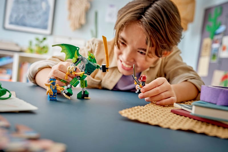 Lloyd's Dragon Mech Battle Pack