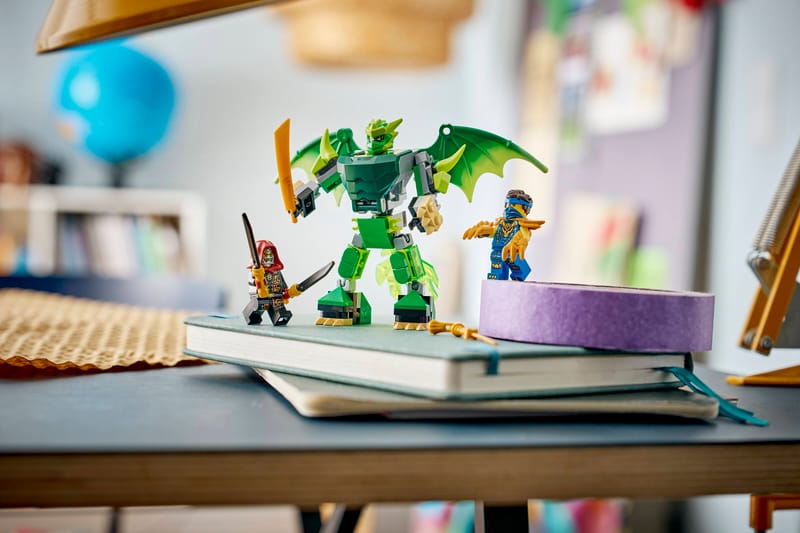 Lloyd's Dragon Mech Battle Pack