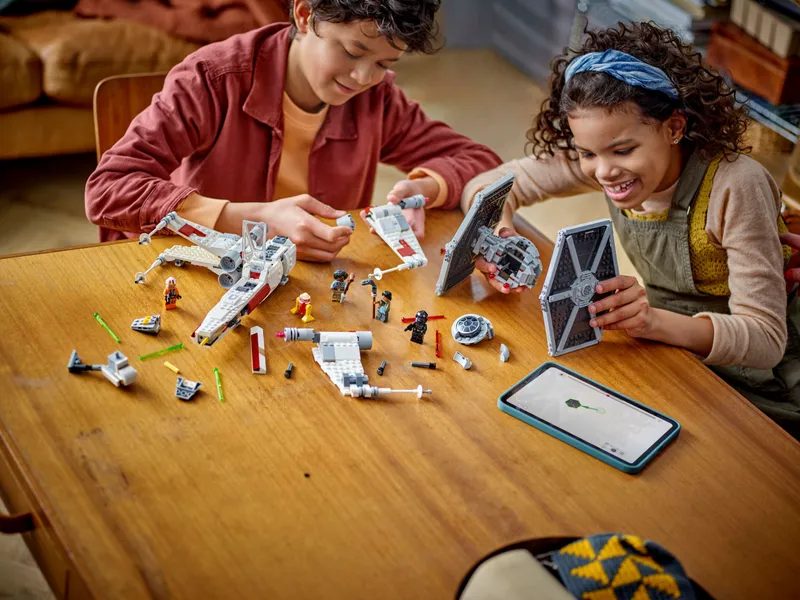 TIE Fighter &amp; X-wing Mash-up