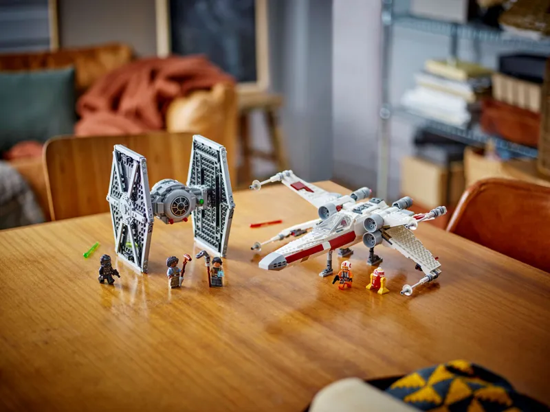 TIE Fighter &amp; X-wing Mash-up