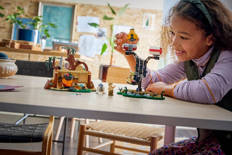 SMART Play: Yoda's Hut and Jedi Training
