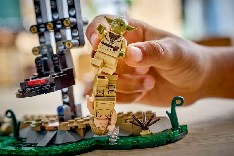 SMART Play: Yoda's Hut and Jedi Training