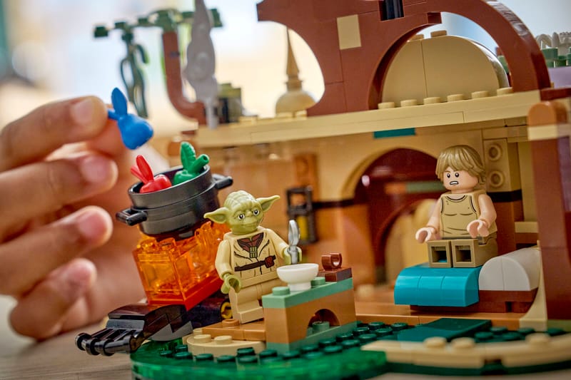 SMART Play: Yoda's Hut and Jedi Training
