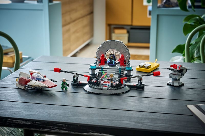 Throne Room Duel &amp; A-Wing