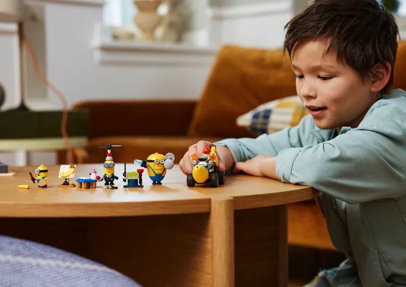 Minions and Banana Car