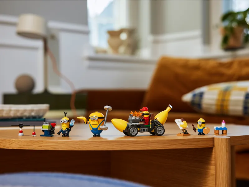 Minions and Banana Car