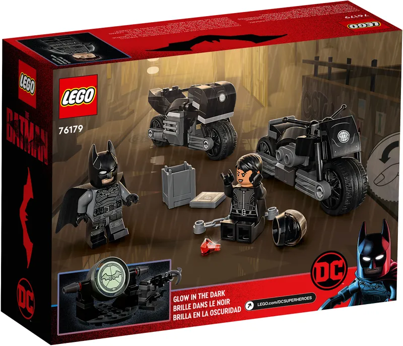 Batman &amp; Selina Kyle Motorcycle Pursuit
