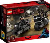 Batman &amp; Selina Kyle Motorcycle Pursuit