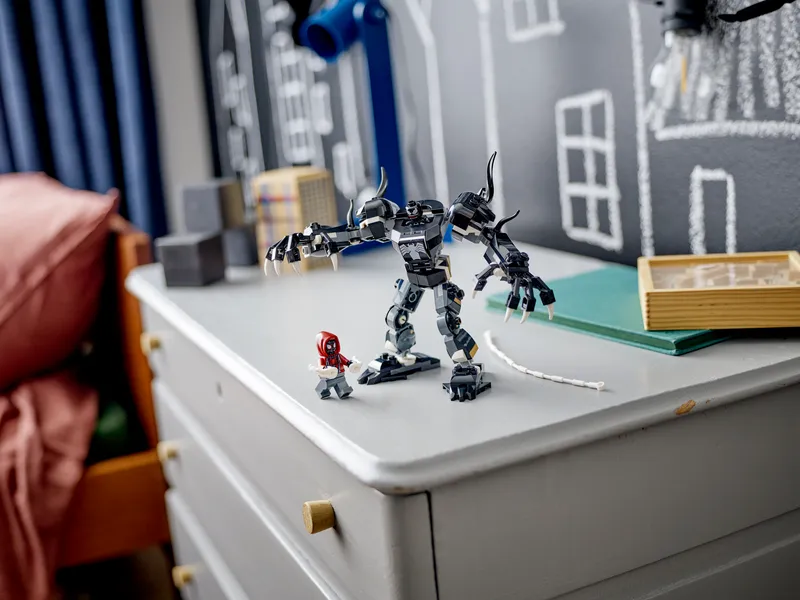 Venom Mech Armour vs. Miles Morales