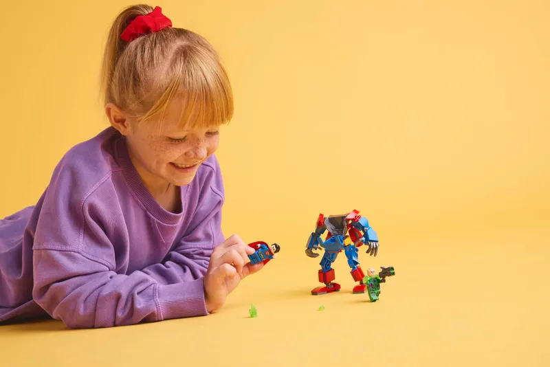 Superman Mech vs. Lex Luthor