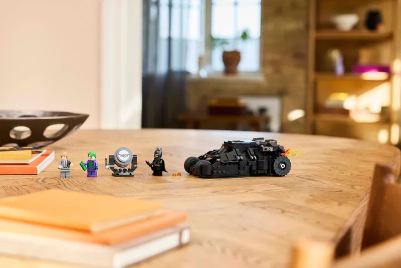 Batman Tumbler vs. Two-Face &amp; The Joker