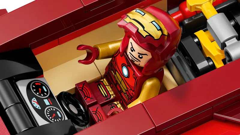 Iron Man Car &amp; Black Panther vs. Red Hulk