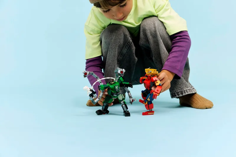 Mech Battle: Spider-Man vs. Doc Ock