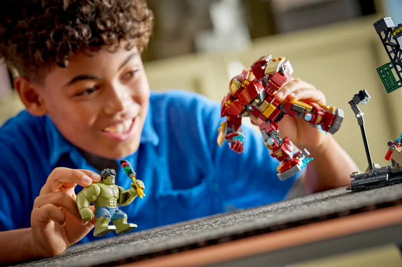 Epic Battle: Hulkbuster vs. The Hulk