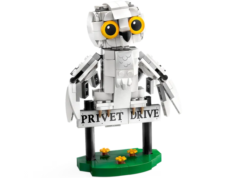 Hedwig at 4 Privet Drive