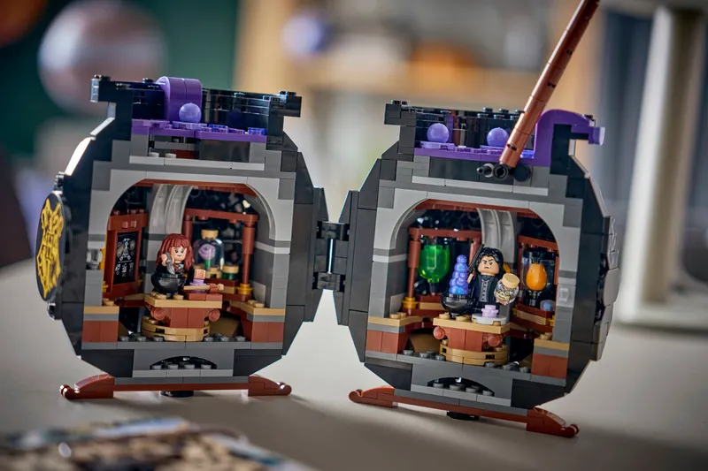 Cauldron: Secret Potions Classroom
