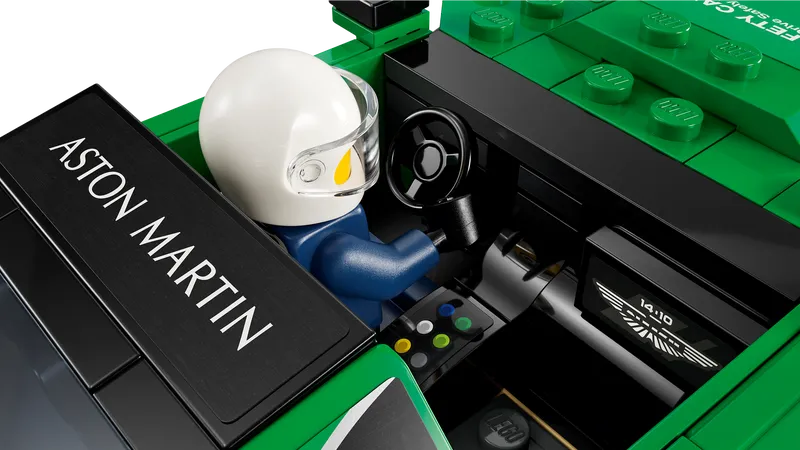 Aston Martin Vantage Safety Car &amp; AMR23